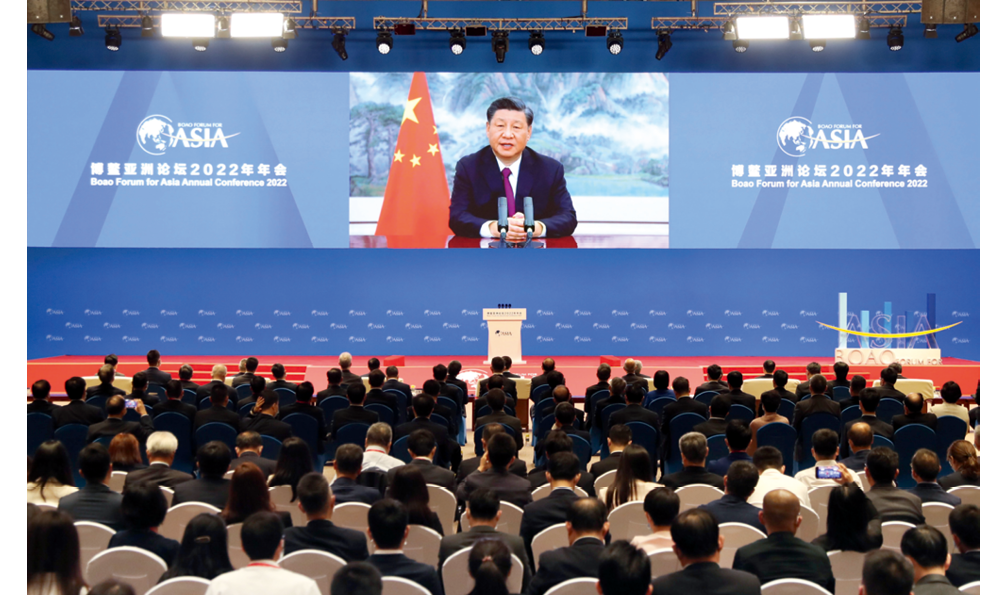 　　2022年4月21日，博鳌亚洲论坛2022年年会开幕式在海南博鳌举行，国家主席习近平以视频方式发表主旨演讲。年会上，与会嘉宾围绕数字经济、国际合作与全球治理等6项议题进行对话和交流，探讨推进全球经济可持续发展，数字经济成为关注焦点。图/新华社记者 丁海涛 摄