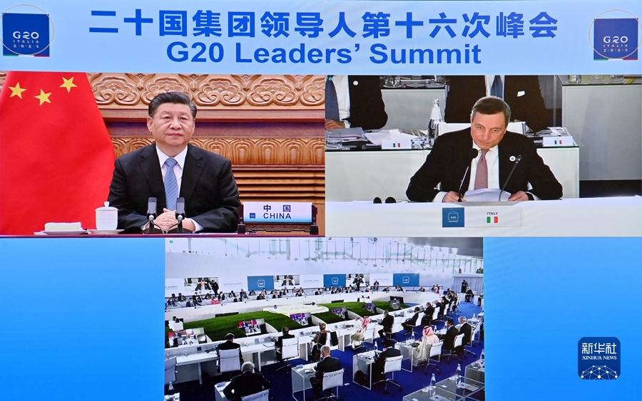  　　10月31日晚，国家主席习近平在北京继续以视频方式出席二十国集团领导人第十六次峰会。新华社记者 岳月伟 摄